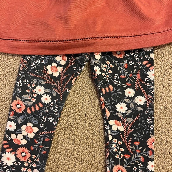 Baby girl outfit size 6-9 months - Picture 5 of 7